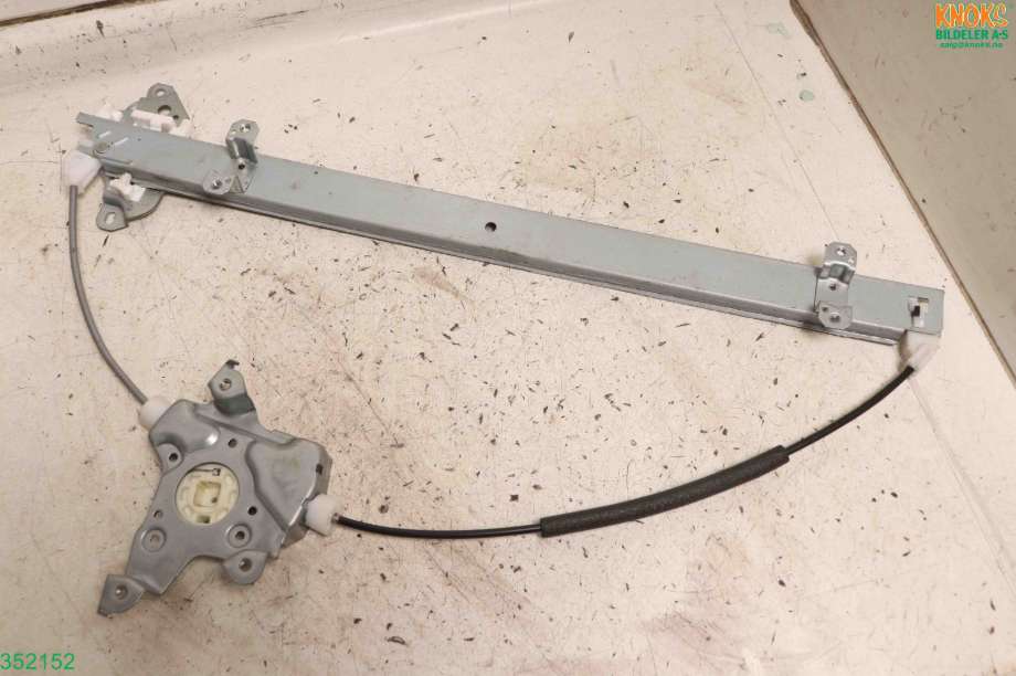Ruteheis til Nissan NV200 2010-2019 (NISSAN|80720JX00B|)