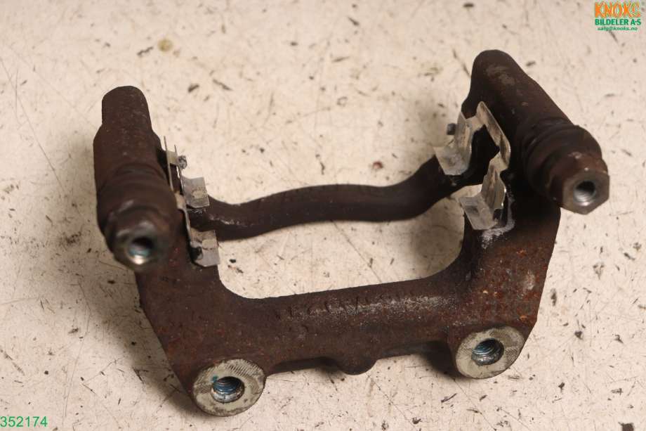 Bremsecaliper brakett til Peugeot 3008, 2009-2016 (Type I)  (PEUGEOT|4404 K5)