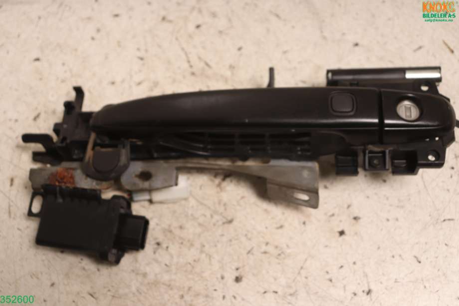 Dørhåndtak utv venstre til Subaru Outback 2009-2014 (Type IV) (SUBARU|61160AJ010V2|61142AJ030|)