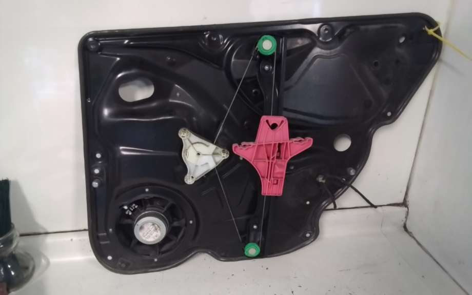 Ruteheis til VW Passat 2011-2015 (B7) (B7) (VOLKSWAGEN|3AF 839 461 C|)