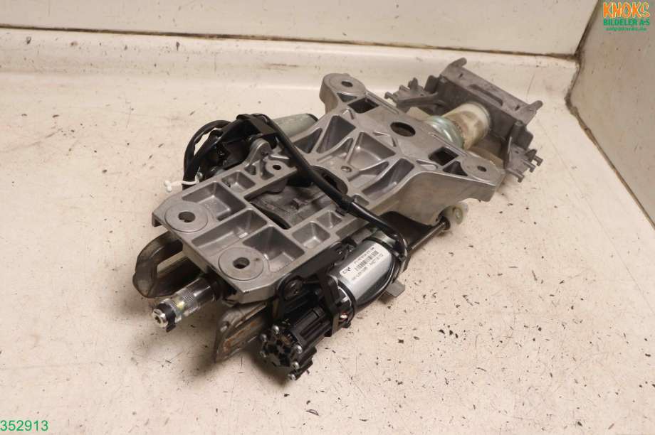 Rattaksel til BMW 5-Serie 2010-2017 (F10/F11) (F10/F11) (BMW|32 30 6 787 926|)