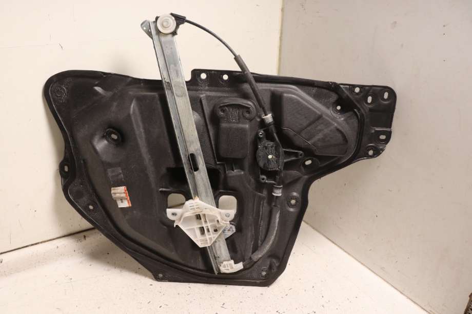 Ruteheis til Mazda 3 2013-2016 (Type III, Fase 1) (MAZDA|BHN958590|)