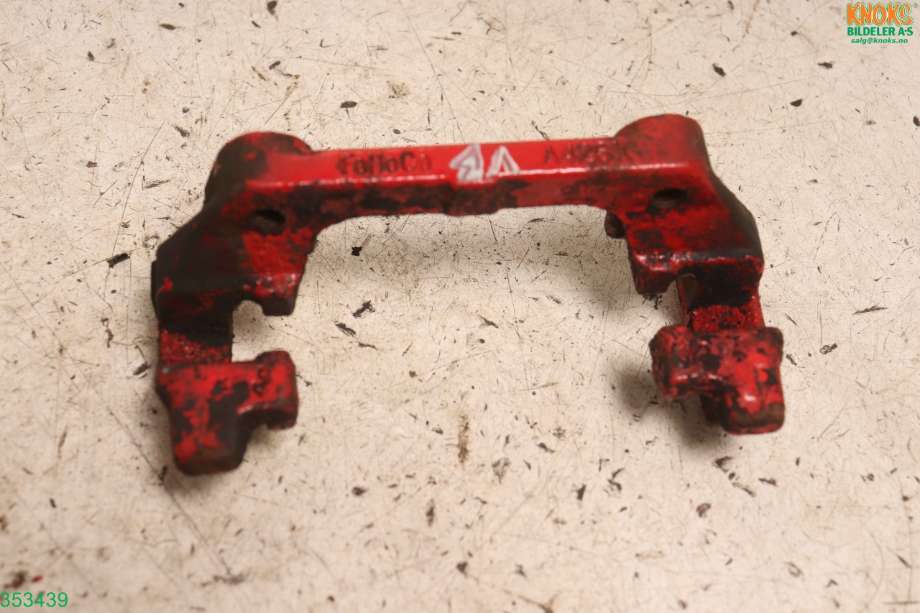 Bremsecaliper brakett til Ford Focus, 2011-2014 (Type III, Fase 1) (FORD|1760066)