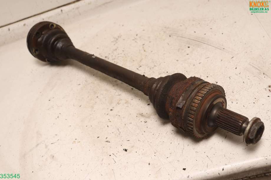 Drivaksel høyre bak til BMW 3-Serie 1983-1993 (E30) (E30) (BMW|33 21 1 226 333|)