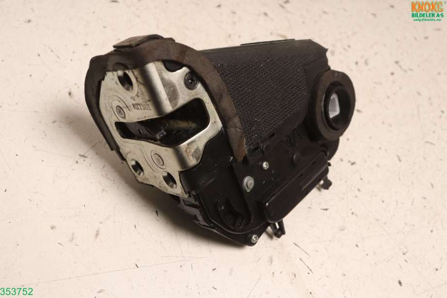 Låsekasse venstre til Toyota Yaris 2009-2011 (Type II, Fase 2) (TOYOTA|690600D060|)