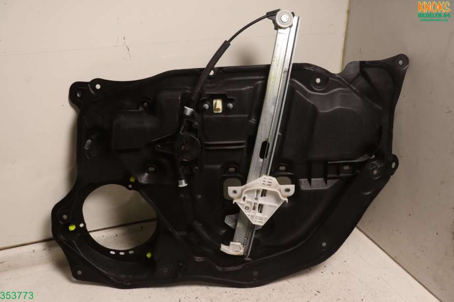 Ruteheis til Mazda CX-3 2015-2022  (MAZDA|D10E-59-590|)