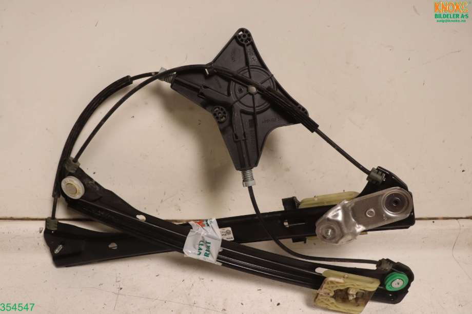 Ruteheis til VW Passat 2015-2019 (Fase 1) (B8) (B8) (VOLKSWAGEN|3G0 837 461 C|)