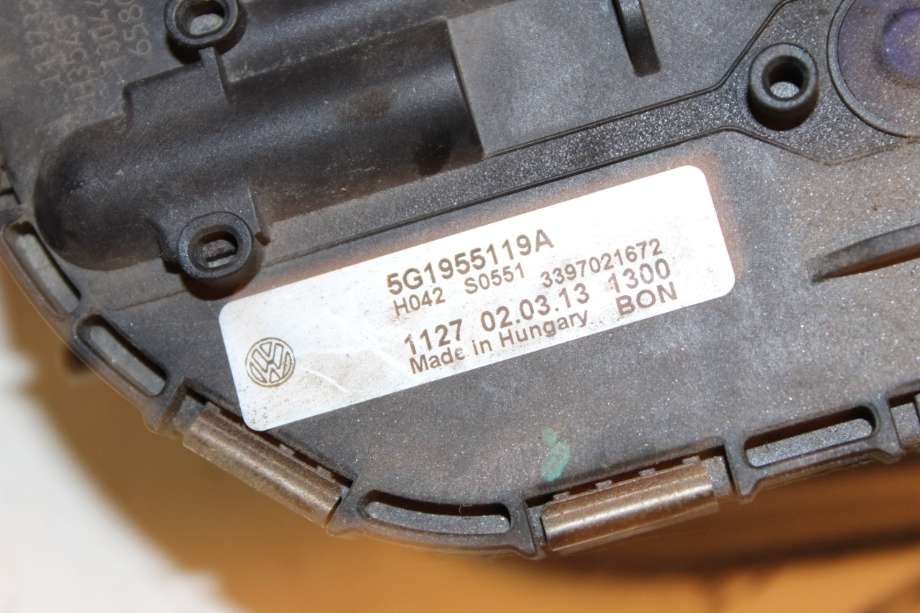 Viskermotor frontrute til VW Golf VII 2012-2017 (Fase 1)  (VOLKSWAGEN|5G1 955 023 D|)