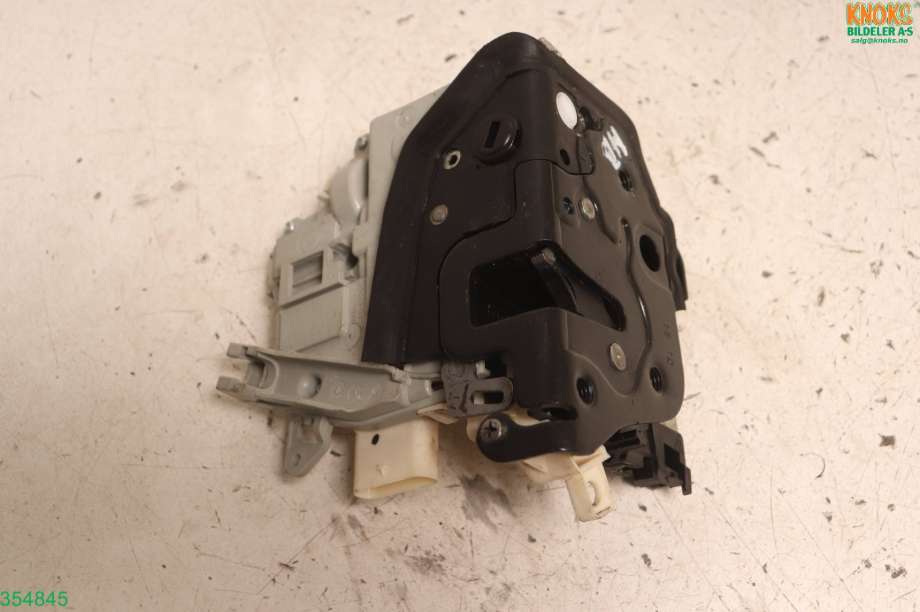 Låsekasse høyre bak til Audi A4, 2007-2014 (Type IV) (B8) (B8) (AUDI|8K0 839 016 F)