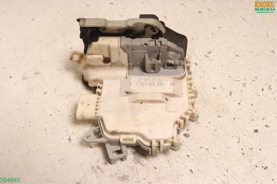 Låsekasse høyre bak til Audi A4 2007-2014 (Type IV) (B8) (B8) (AUDI|8K0 839 016 F|)