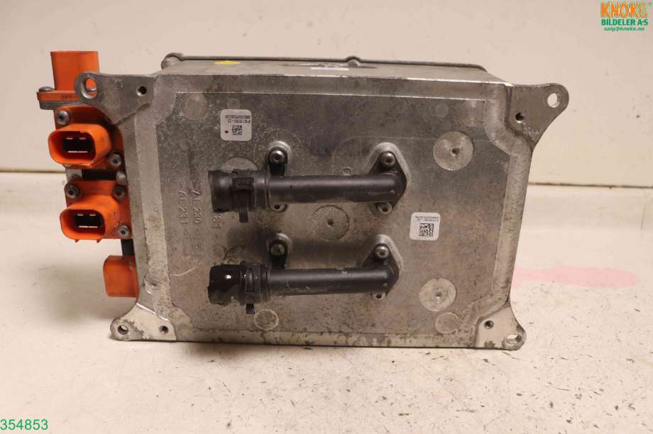 Batterilader (OBC - On Board Charger) til VW Passat 2015-2019 (Fase 1) (B8) (B8) (VOLKSWAGEN|5QE 915 682 M|)