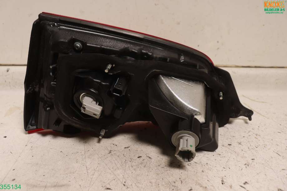 Baklykt venstre indre til Nissan Qashqai 2014-2021 (Type II)  (NISSAN|265554EA5E|)