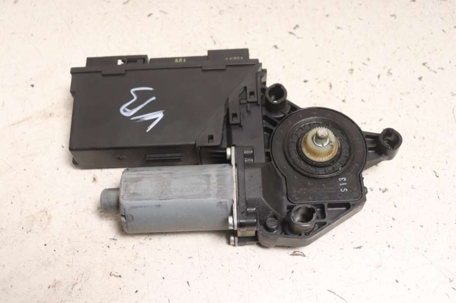 Ruteheis venstre bak til Audi A4 2004-2008 (Type III) (B7) (B7) (AUDI|8E0 959 801 E|)