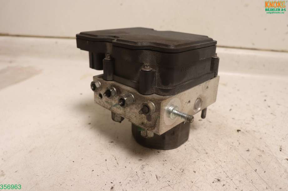 ABS sentral til Nissan Qashqai 2014-2021 (Type II)  (NISSAN|476604EJ2C|)