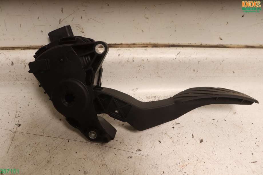 Pedal gass til Nissan Qashqai 2014-2021 (Type II)  (NISSAN|180024BA0B|)