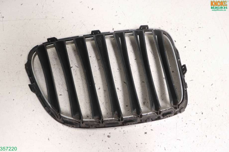 Grill venstre til BMW X1 2009-2015 (E84) (E84) (BMW|51 11 7 347 670|)