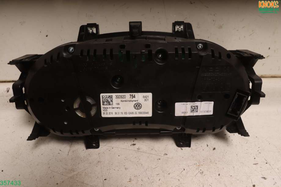Instrumentpanel til VW Passat 2015-2019 (Fase 1) (B8) (B8) (VOLKSWAGEN|3G0 920 754|)