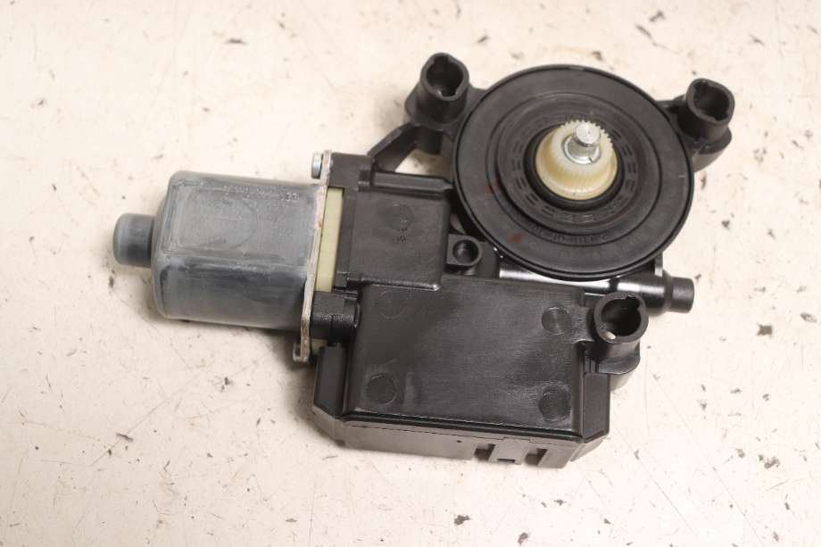 Ruteheis høyre bak til VW Polo 2009-2014 (Type V, Fase 1)  (VOLKSWAGEN|6R0 959 812 N|)