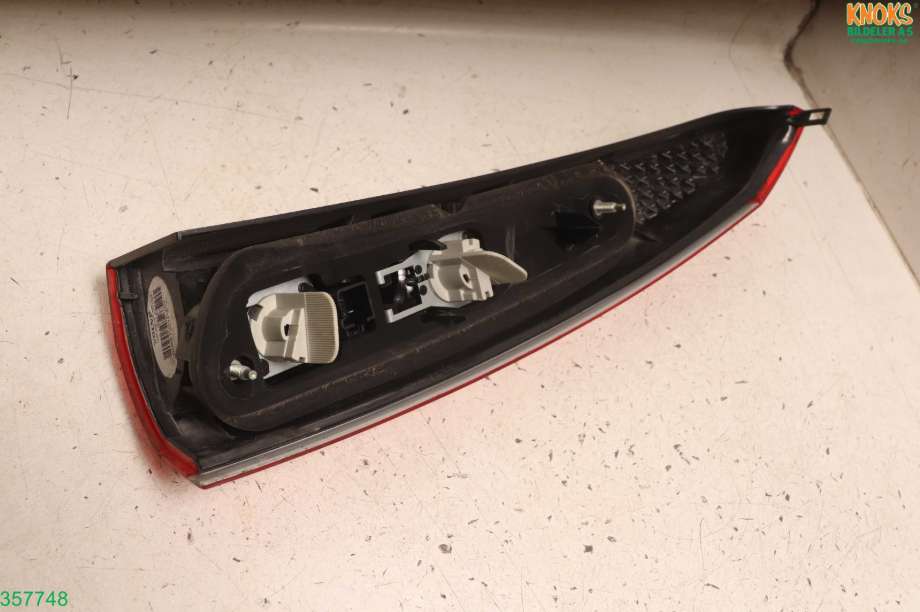 Baklykt venstre til Volvo V70 2005-2007 (Type II, Fase 2)  (VOLVO|30655374|)