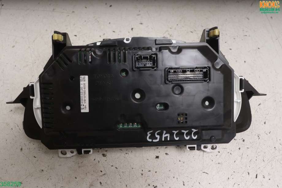 Instrumentpanel til Toyota Auris 2013-2015 (Type II, Fase 1)  (TOYOTA|838000ZU20|)