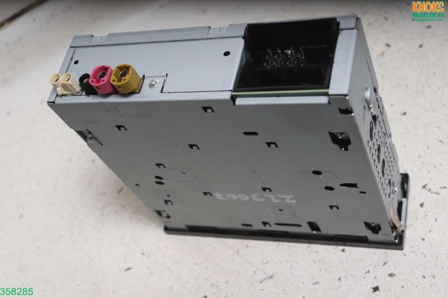 Bilstereo navigasjon til VW Golf VII 2012-2017 (Fase 1)  (VOLKSWAGEN|5G0 035 820 A|)