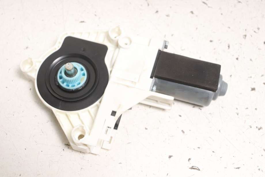 Ruteheis venstre foran til Audi A4 2007-2014 (Type IV) (B8) (B8) (AUDI|8T0 959 801 B|)