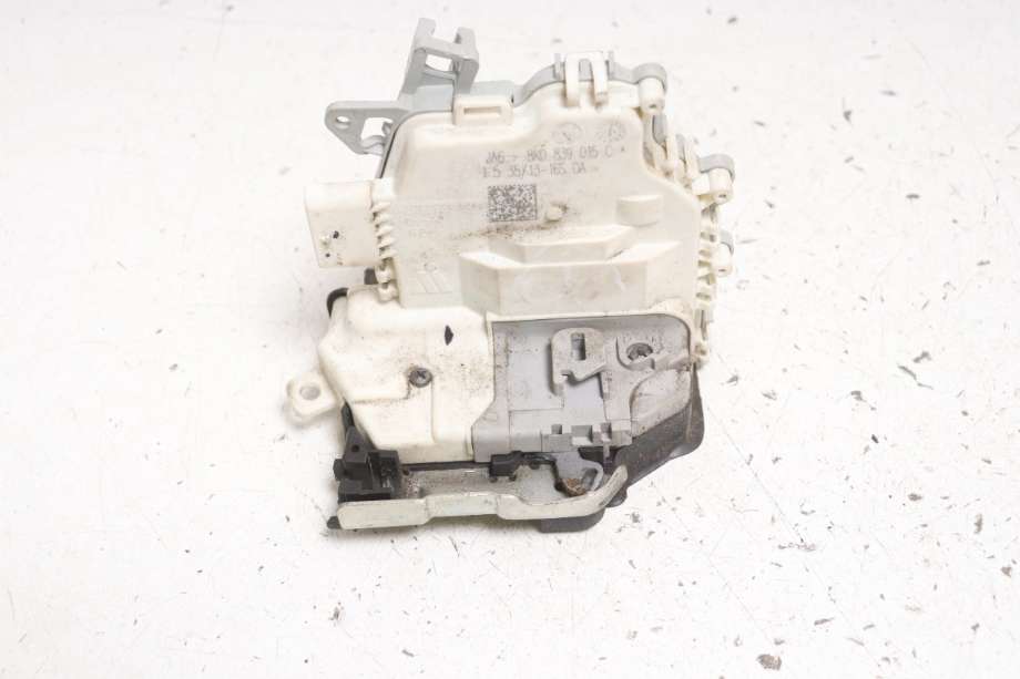 Låsekasse venstre bak til Audi A4 2007-2014 (Type IV) (B8) (B8) (AUDI|8K0 839 015 F|)