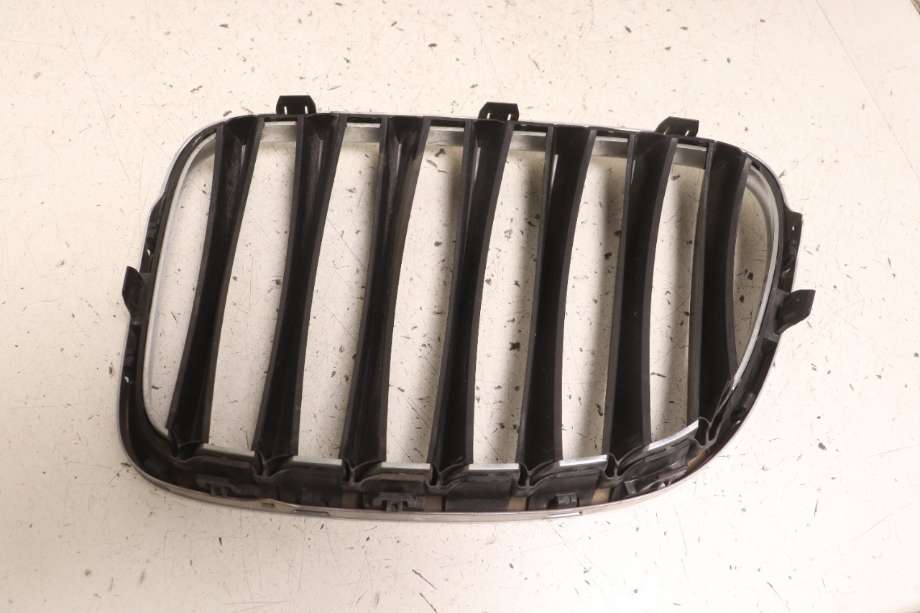Grill høyre til BMW X1 2009-2015 (E84) (E84) (BMW|51 11 2 993 306|)