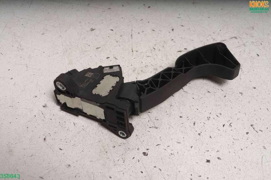 Pedal gass til Toyota Auris 2013-2015 (Type II, Fase 1)  (TOYOTA|781100W040|)