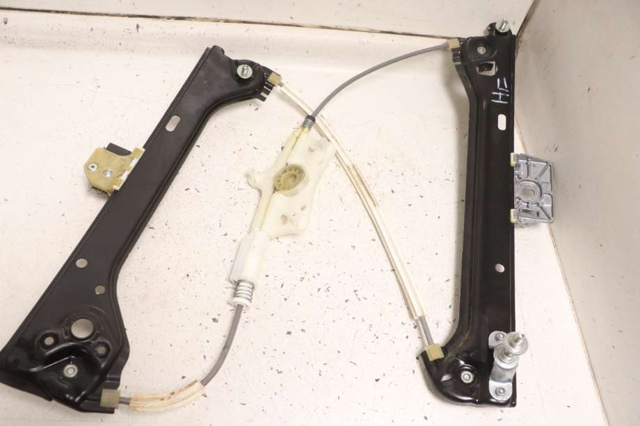 Ruteheis til Mercedes CLA 2013-2019 (C117) (C117) (MERCEDES|A 117 720 02 79|)