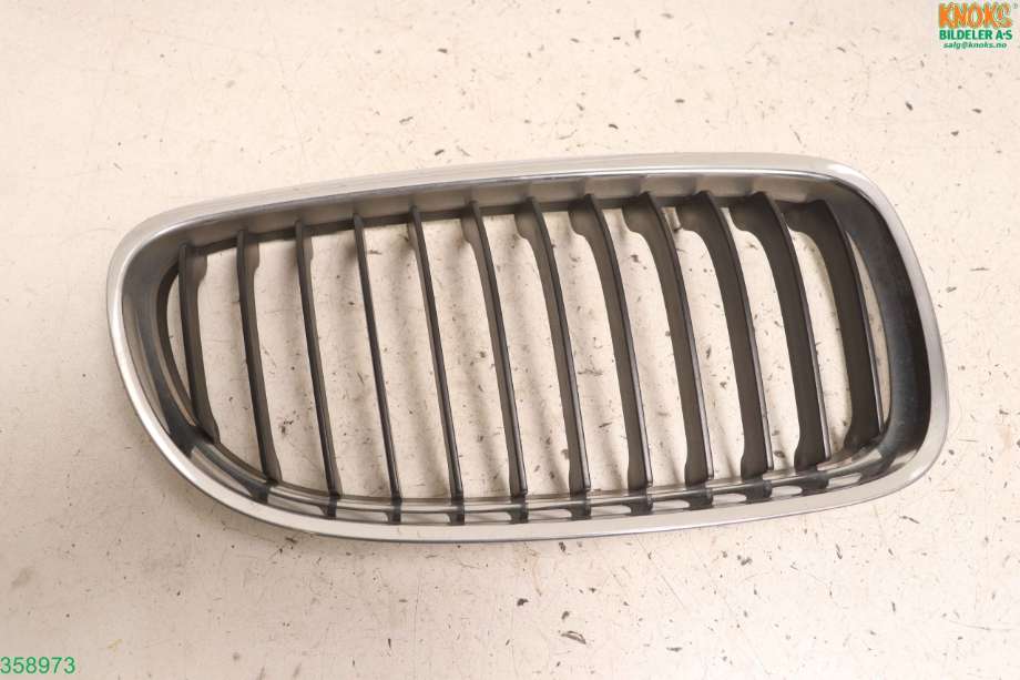 Grill høyre til BMW 3-Serie 2005-2011 (E90/E91/E92/E93) (E90/E91/E92/E93) (BMW|51 13 7 201 968|)
