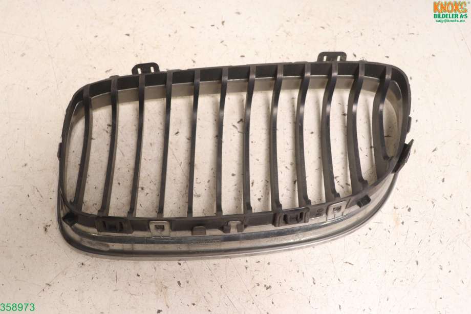 Grill høyre til BMW 3-Serie 2005-2011 (E90/E91/E92/E93) (E90/E91/E92/E93) (BMW|51 13 7 201 968|)