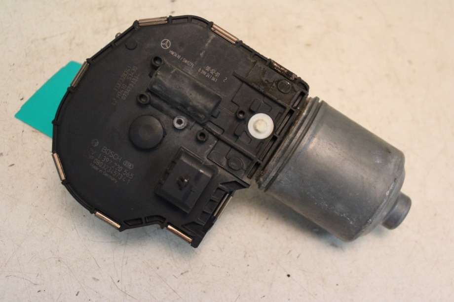 Viskermotor frontrute til Mercedes E-Klasse 2006-2009 (Fase 2) (W211) (W211) (MERCEDES|A 211 820 48 42|)