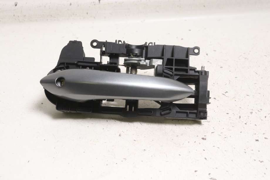 Dørhåndtak utv venstre foran til BMW 5-Serie 2010-2017 (F10/F11) (F10/F11) (BMW|51 21 7 276 243|51 21 7 265 083|)
