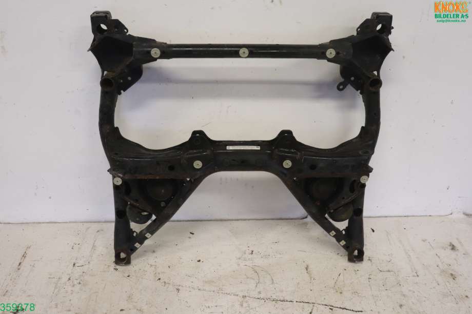 Travers foran hoved til BMW 3-Serie 2012-2018 (F30/F31/F34) (F30/F31/F34) (BMW|31 10 6 872 118|)