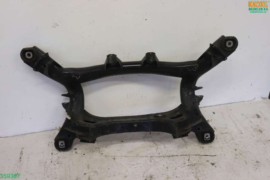 Travers bak til BMW 3-Serie 2012-2018 (F30/F31/F34) (F30/F31/F34) (BMW|33 31 6 798 968|)