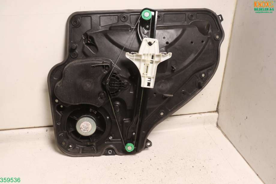 Ruteheis til VW Golf VI 2008-2012  (VOLKSWAGEN|5K4 839 461|)