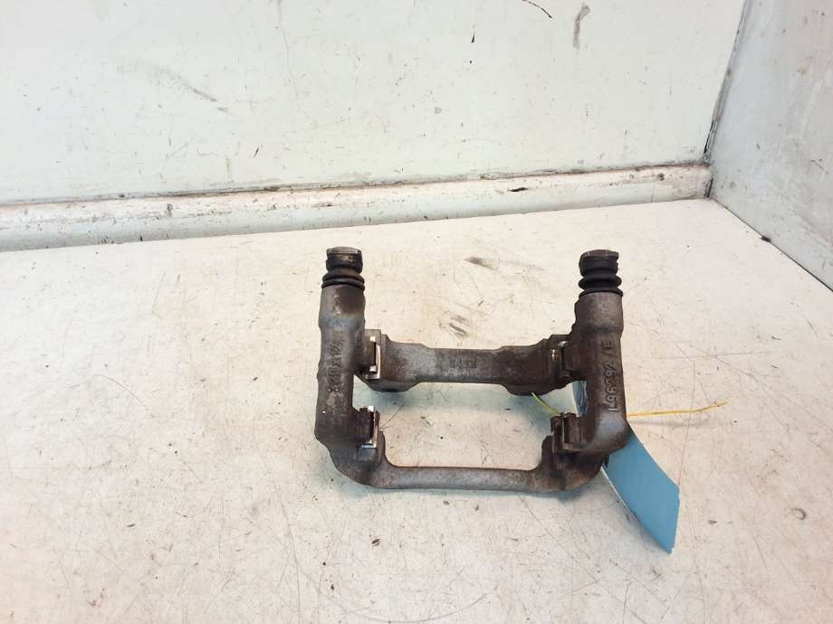 Bremsecaliper brakett til Mercedes EQB 2022-->> (MERCEDES|A 247 423 38 00|)