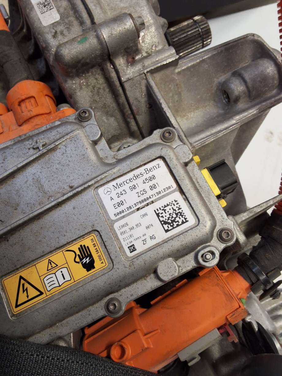 Motor elbil foran til Mercedes EQB 2022-->>  (MERCEDES|A 243 340 89 02|)