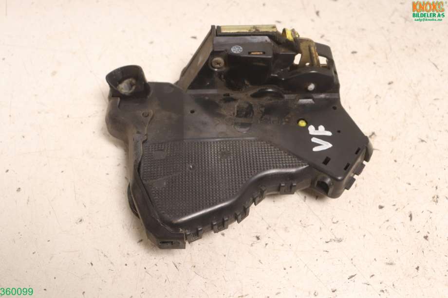 Låsekasse venstre til Toyota Land Cruiser 120 2002-2009  (TOYOTA|6904033231|)