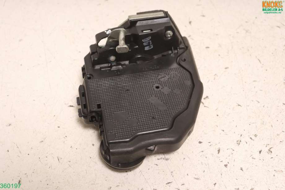 Låsekasse høyre til Toyota Avensis 2009-2015 (Type III, Fase 1)  (TOYOTA|6905005050|)
