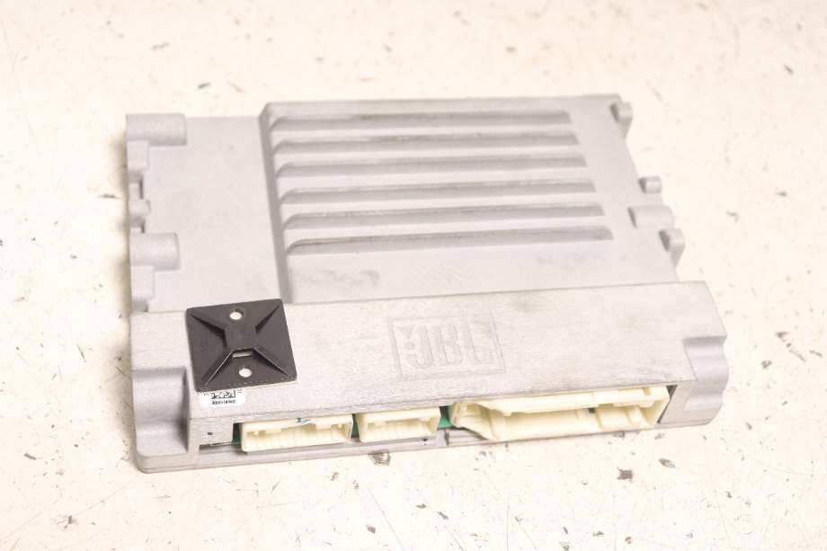 Bilstereo forsterker til Toyota RAV4 2019-->> (Type V)  (TOYOTA|8628042060|)