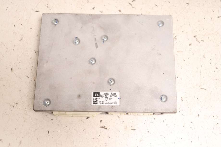 Bilstereo forsterker til Toyota RAV4 2019-->> (Type V)  (TOYOTA|8628042060|)