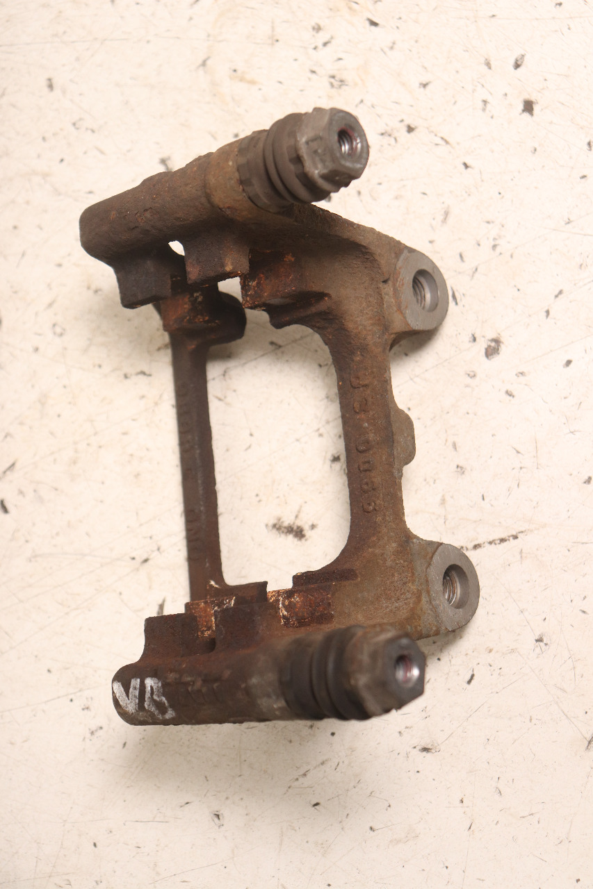 Bremsecaliper brakett til VW Caddy, 2015-2020 (Type III, Fase 3) (VOLKSWAGEN|5Q0 615 425 A)