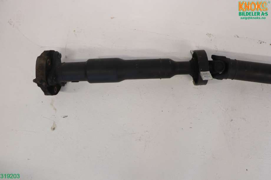 Mellomaksel til BMW X1 2009-2015 (E84) (E84) (BMW|26 10 7 573 482|)