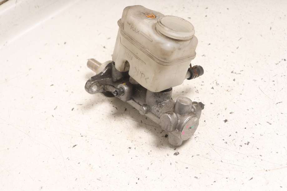 Bremsepumpe hoved til Mazda BT-50, 2007-2013 (MAZDA|UR79-43-400)