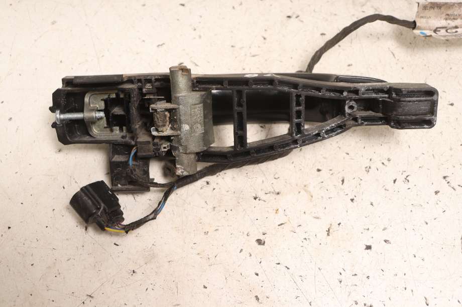 Dørhåndtak utv venstre bak til Ford S-Max 2010-2015 (Type I, Fase 2)  (FORD|1776958|1790346|)