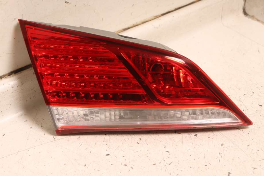Baklykt venstre indre til Hyundai i40 2012-2017  (HYUNDAI|92403 3Z300|)