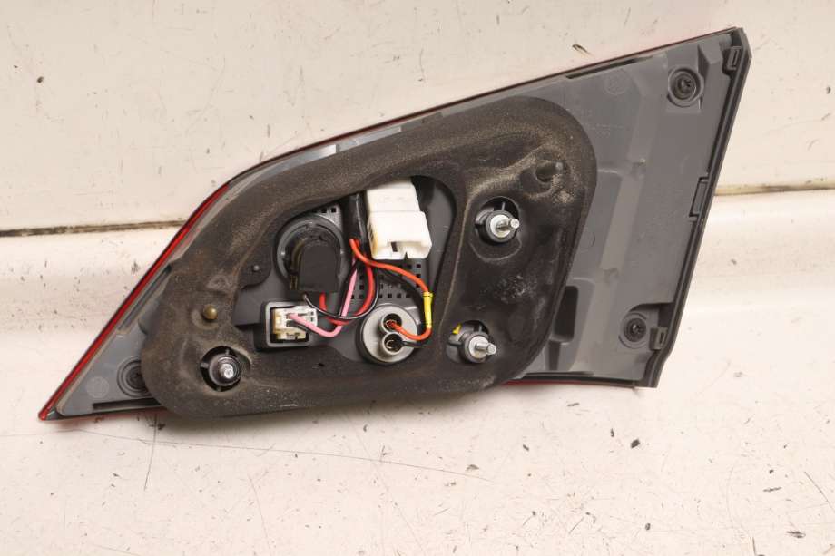 Baklykt venstre indre til Hyundai i40 2012-2017  (HYUNDAI|92403 3Z300|)