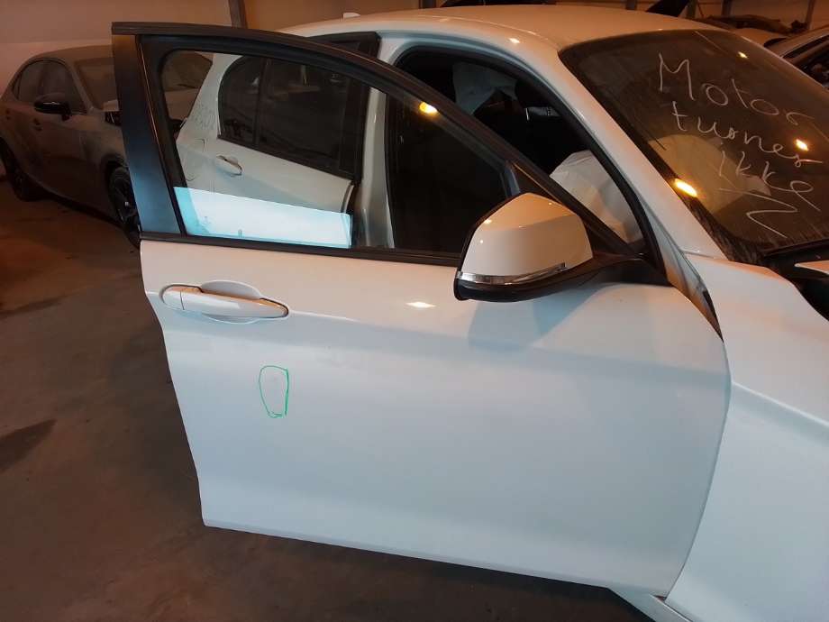 Dør høyre foran til BMW 1-Serie, 2011-2015 (Fase 1) (F20/F21) (F20/F21) (BMW|41 00 9 628 760)